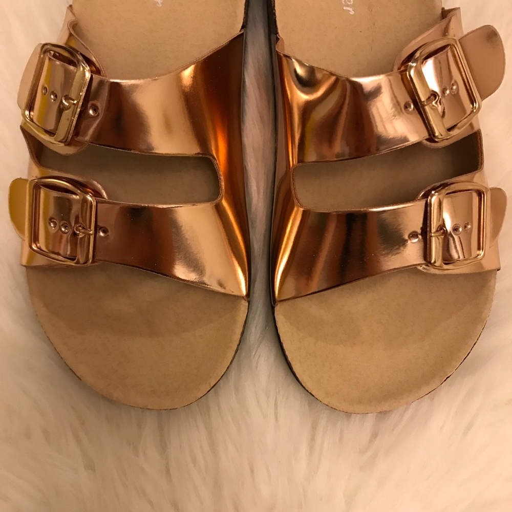 🆕 Metallic Rose Gold Double Buckle Footbed Sandal